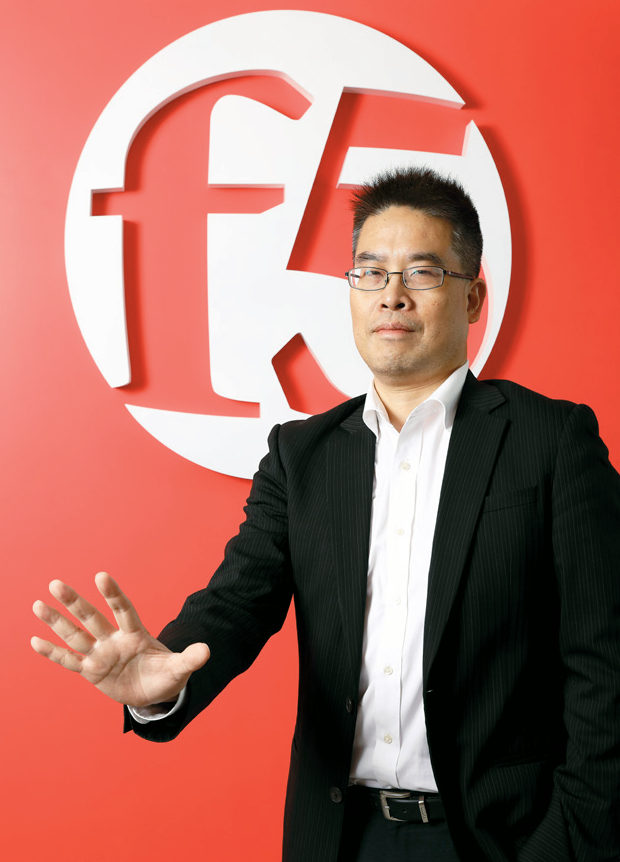 F5 Networks台灣區資深技術顧問陳廣融表示，PQC導入應先盤點資料保存期限與傳輸風險，再透過混合式金鑰交換、代理架構與密碼敏捷性，降低對外服務效能衝擊。